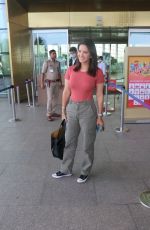 SUNNY LEONE Leave Terminal of Mumbai Airport 10/14/2022