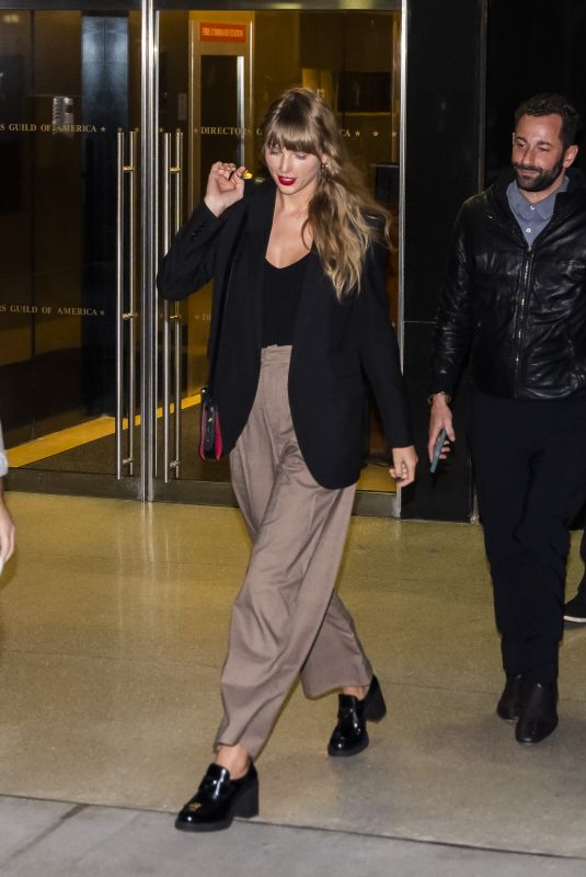 TAYLOR SWIFT Heading to The Banshees of Inisherin Screening in New York 10/10/2022