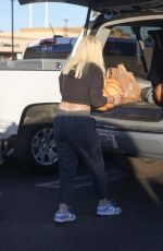TORI SPELLING Out for Pumpkins at Ralphs in Woodland Hills 10/25/2022