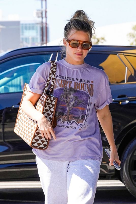 WITNEY CARSON Arrives at DWTS Studios in Los Angeles 10/04/2022