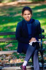ZAZIE BEETZ on the Set of Steven Soderburgh