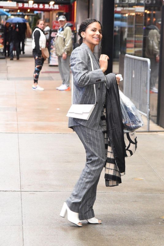 ZAZIE BEETZ Out in New York 10/24/2022