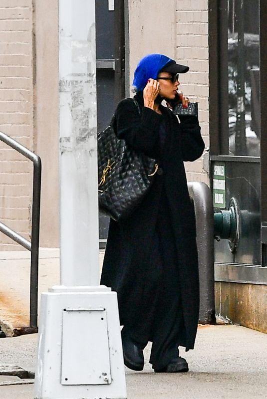 ZOE KRAVITZ Out in New York 10/05/2022