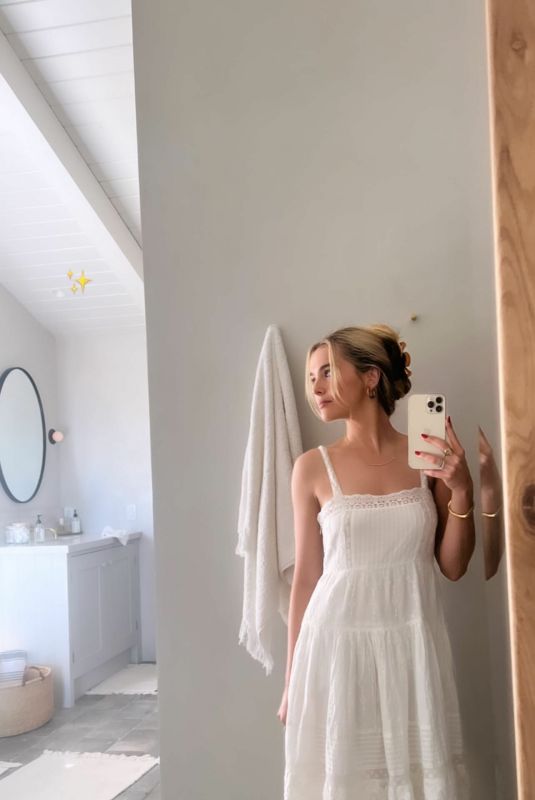 ZOEY DEUTCH - Instagram Photo 10/11/2022