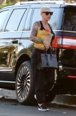 AMBER ROSE Getting Take Out at McDonald