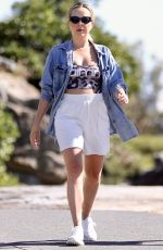 ANGIE KENT Out for Walk at Bronte Beach in Sydney 11/23/2022