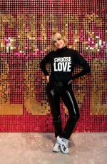 ASHLEY ROBERTS at Choose Love Pop-up Shop Black Friday Celebrity Volunteering Day 11/25/2022