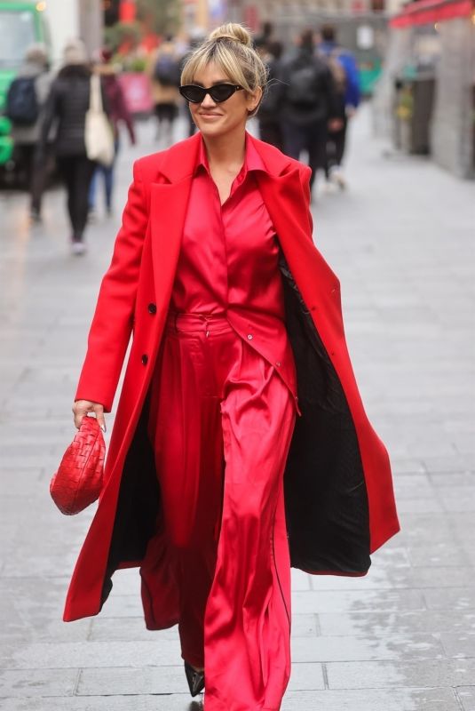 ASHLEY ROBERTS Leaves Heart FM Breakfast Show in London 11/24/2022