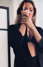 ASHLEY SCHULTZ - Instagram Photos 11/28/2022