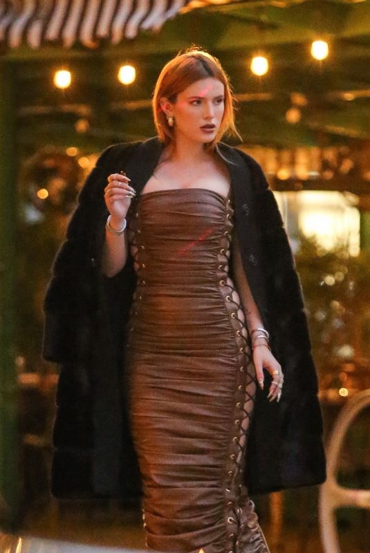 BELLA THORNE Posing for Pictures Out in New York 11/16/2022