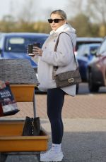 BILLIE FAIERS Out with Her Mum at Summerhill Garden Centre in Essex 11/24/2022