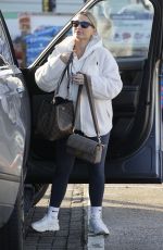 BILLIE FAIERS Out with Her Mum at Summerhill Garden Centre in Essex 11/24/2022