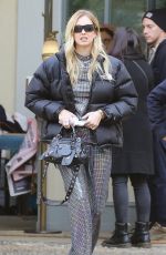 CHIARA FERRAGNI Out for Lunch at Lu Bar in Milan 11/21/2022