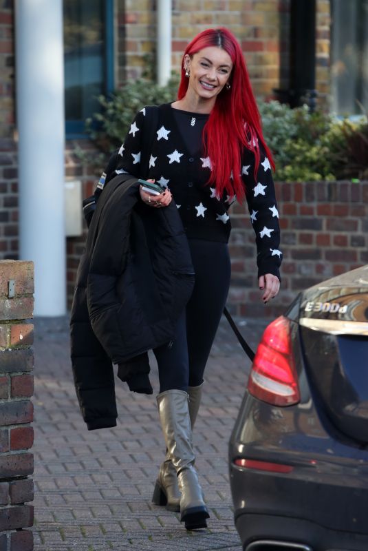 DIANNE BUSWELL Leave Her Hotel in London 11/04/2022