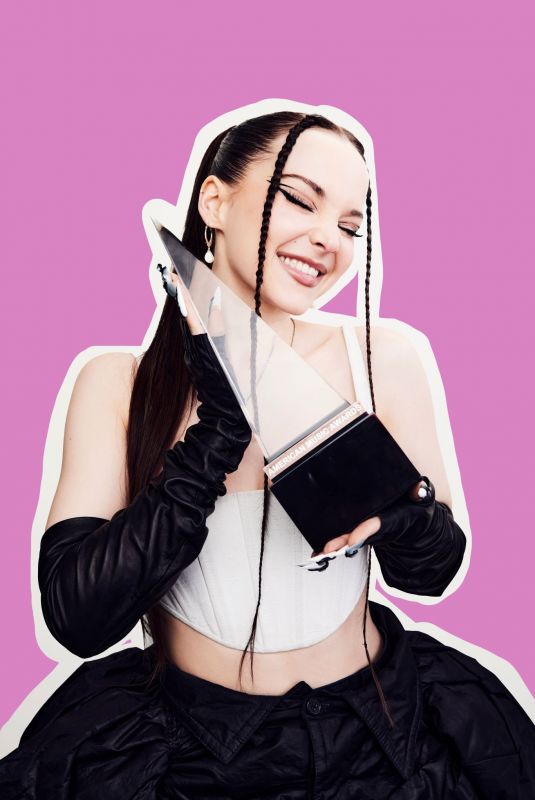 DOVE CAMERON - 2022 American Music Awards Portraits