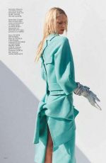 ELIZABETH DEBICKI in Vogue Magazine, Germany November 2022 