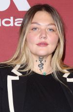 ELLE KING at Stars and Strings at Seminole Hard Rock Hotel & Casino Hollywood in Florida 11/02/2022