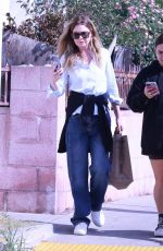 ELLEN POMPEO Shopping for Grocery at Erewhon Market in Los Angeles 11/01/2022