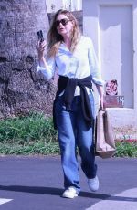 ELLEN POMPEO Shopping for Grocery at Erewhon Market in Los Angeles 11/01/2022