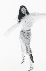 EMILY RATAJKOWSKI for Elle Magazine, UK December/January 2022/23