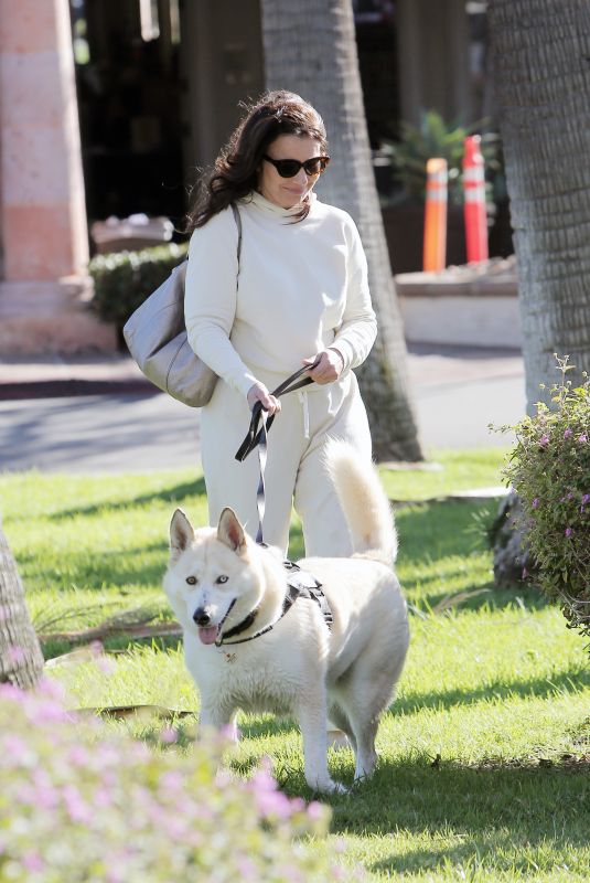 FRAN DRESCHER Out with Her Dog in Los Angeles 11/09/2022