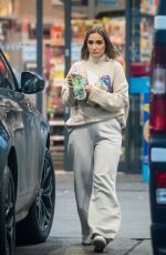 FRANKIE BRIDGE Out for Sandwich and Some Snacks from a Gas Station in London 11/05/2022
