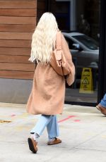 GIGI HADID Arrives at Her Apartment in New York 10/30/2022