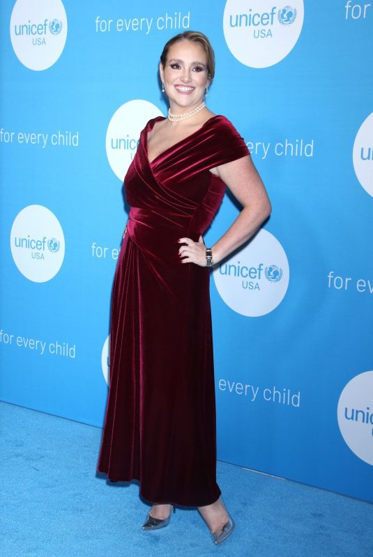 GILLIAN HEARST at 2022 Unicef Gala in New York 11/29/2022
