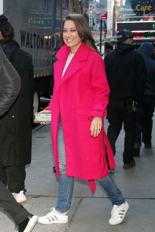 GINGER ZEE Arrives at Good Morning America Studio in New York 11/21/202