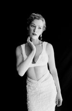 GRETCHEN MOL in Rose & Ivy Journal, November 2022