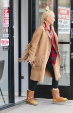 GWEN STEFANI Leaves a Nail Salon in Los Angeles 11/03/2022