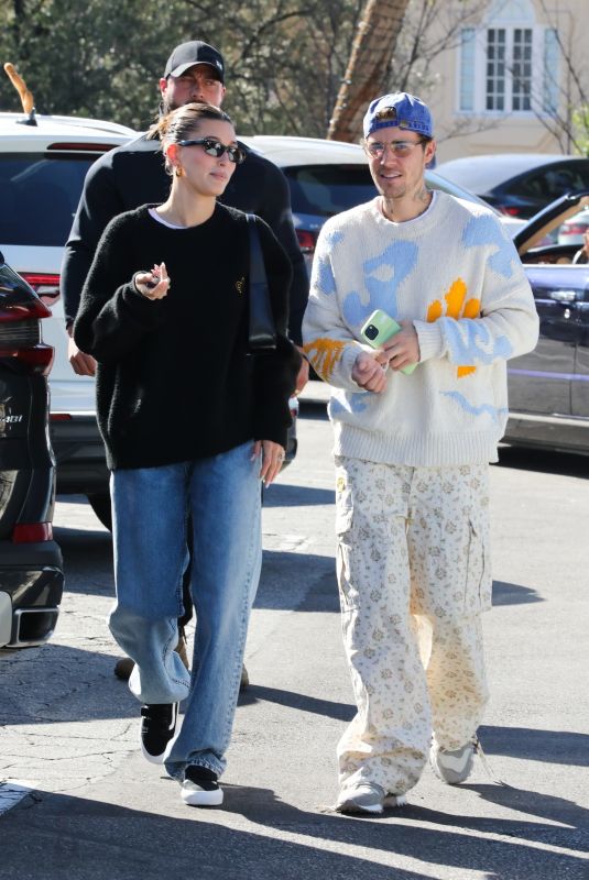 HAILEY and Jusin BIEBER Out in Beverly Hills 11/27/2022