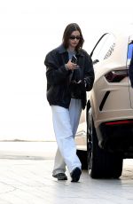 HAILEY BIEBER Aarrives at an Office Building in Beverly Hills 11/17/2022