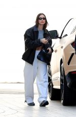 HAILEY BIEBER Aarrives at an Office Building in Beverly Hills 11/17/2022