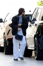 HAILEY BIEBER Aarrives at an Office Building in Beverly Hills 11/17/2022