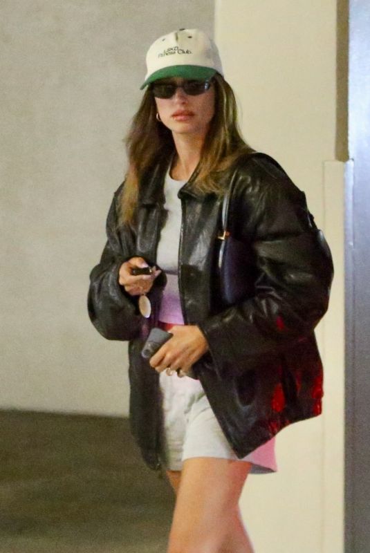 HAILEY BIEBER Heading to a Gym in West Hollywood 11/04/2022