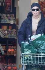 HOLLY WILLOGHBY Shopping at a Supermarket in London 11/27/2022