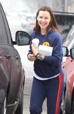 JENNIFER GARNER Out and About in Santa Monica 11/07/2022