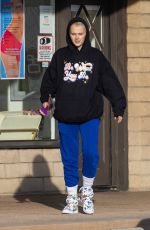 JOJO SIWA Arrives at a Tanning Salon in Los Angeles 11/27/2022