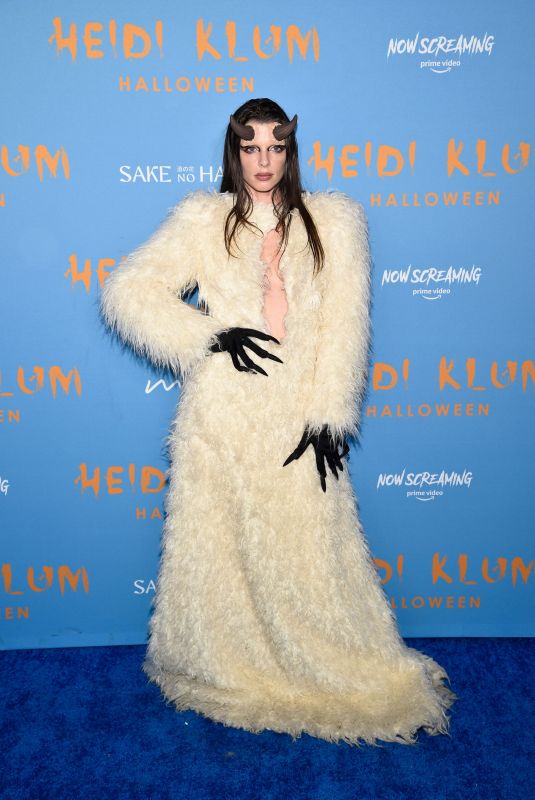 JULIA FOX at Heidi Klum