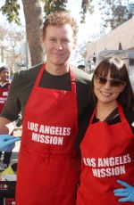 JULIE ANN EMERY at Thanksgiving Dinner to Unhoused Community of Los Angeles at Los Angeles Mission 11/23/2022