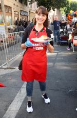 JULIE ANN EMERY at Thanksgiving Dinner to Unhoused Community of Los Angeles at Los Angeles Mission 11/23/2022