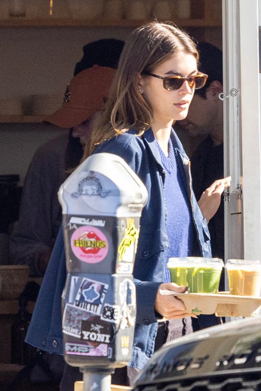 KAIA GERBER Out on Thanksgiving Day in Los Angeles 11/24/2022