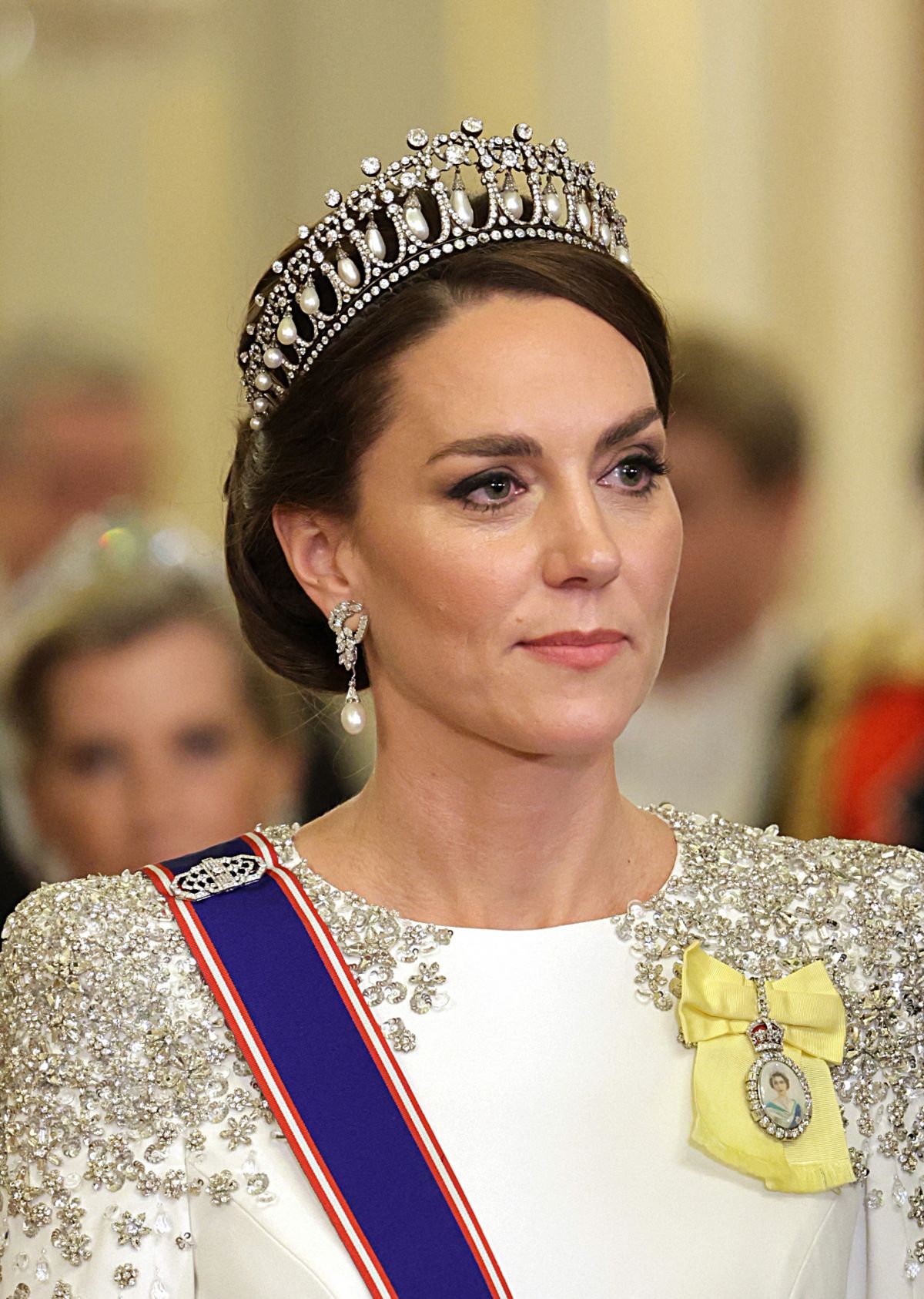 KATE MIDDLETON at State Banquet at Buckingham Palace in London 11/22 ...