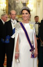KATE MIDDLETON at State Banquet at Buckingham Palace in London 11/22/2022