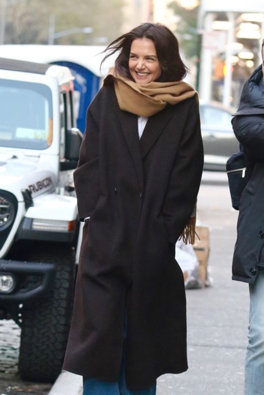 KATIE HOLMES Out and About in New York 11/22/2022