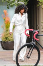 KELLY ROWLAND Leaves a Hair Salon in Beverly Hills 11/21/2022