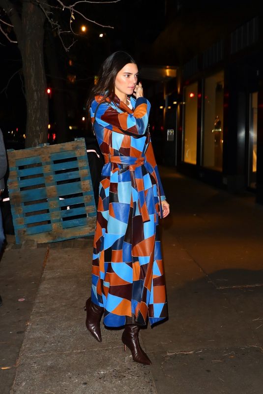 KENDALL JENNER Out for Dinner with Friends in New York 11/09/2022
