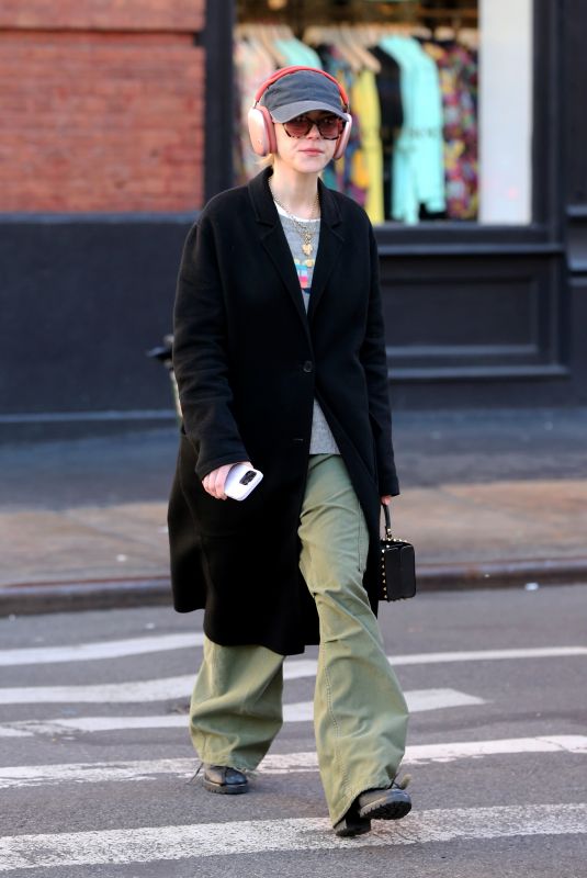 KIERNAN SHIPKA Out fut Breakfast in New York 11/20/2022