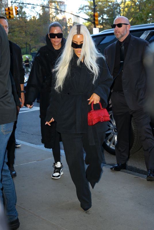 KIM KARDASHIAN Arrives at Ritz Carlton Hotel in New York 11/07/2022